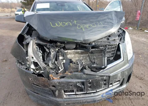 2016 Cadillac Srx Luxury Collection z USA, uszkodzony, nr VIN 3GYFNEE39GS570247